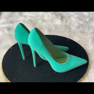 Green Pumps